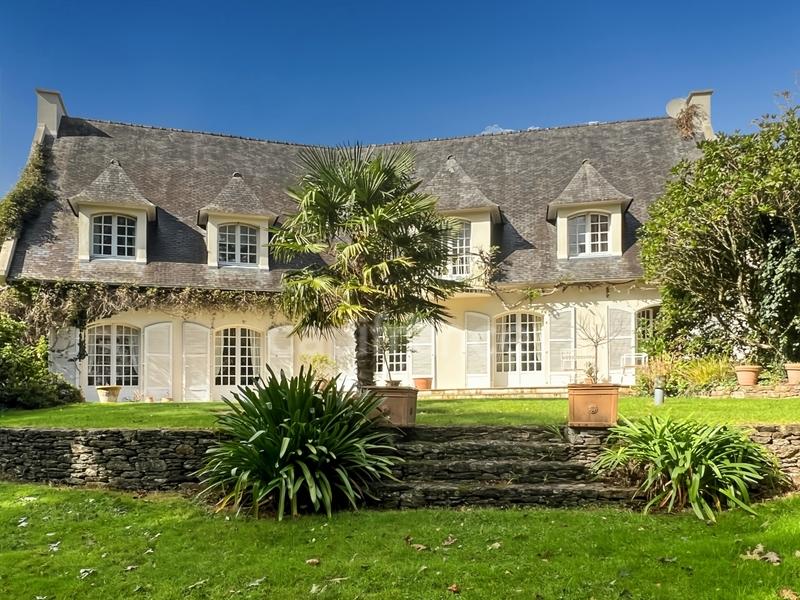 Maison bourgeoise - 324 m² - 9 pièces