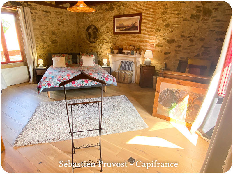 Maison de maîtres - 325 m² - 11 pièces