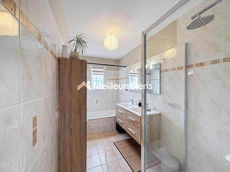 Maison - 97 m² - 5 pièces