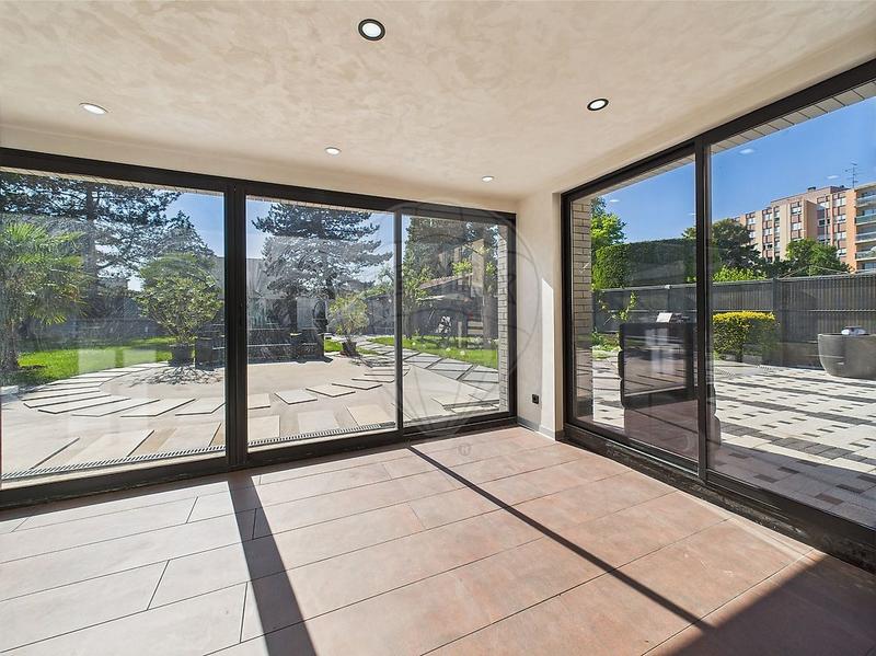 Maison - 255 m² - 6 pièces