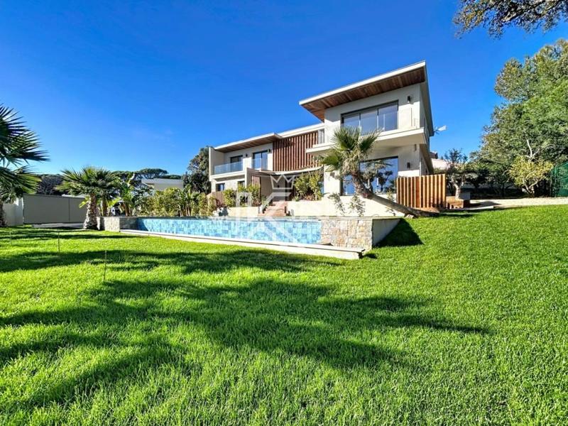 Villa - 242 m² - 7 pièces