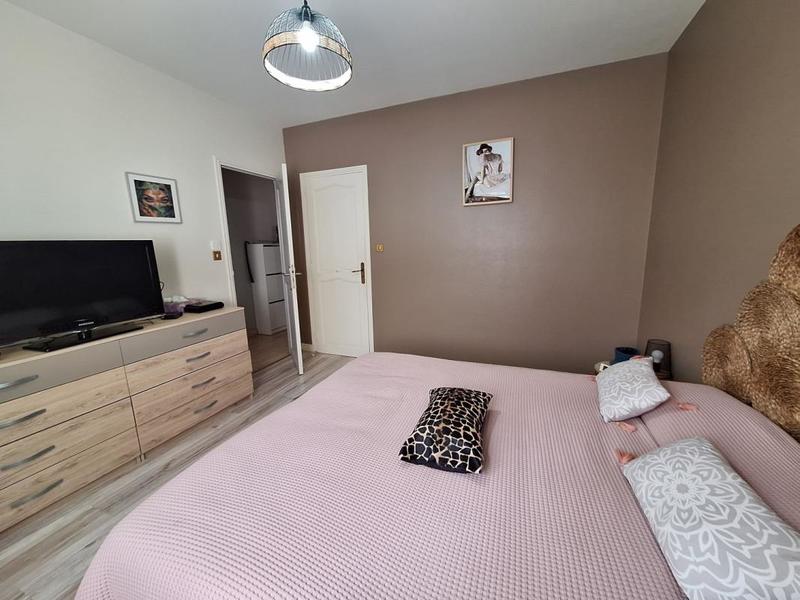 Maison chambre d'hôtes - 225 m² - 9 pièces
