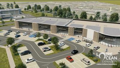 Local commercial - 2 200 m²