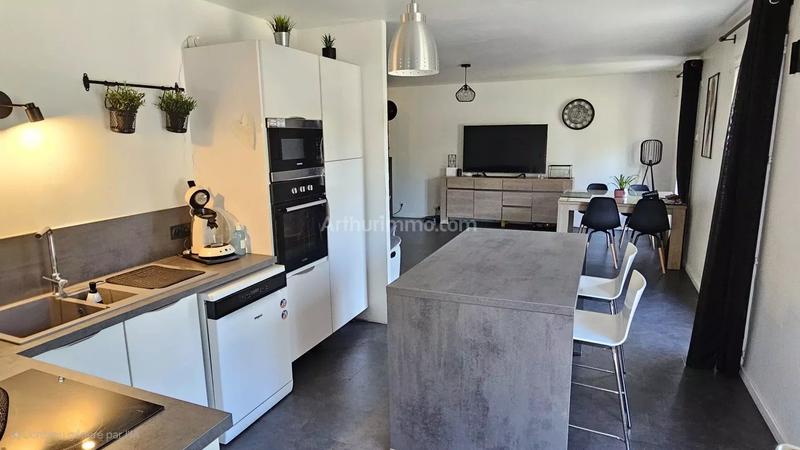 Maison - 93 m² - 5 pièces