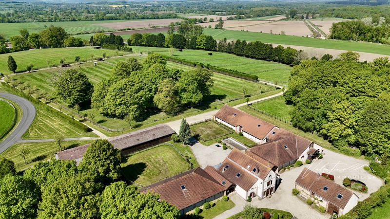 Maison - 361 m² - 14 pièces