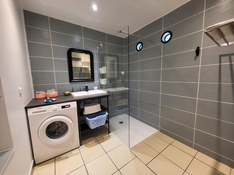 Maison - 228 m² - 6 pièces