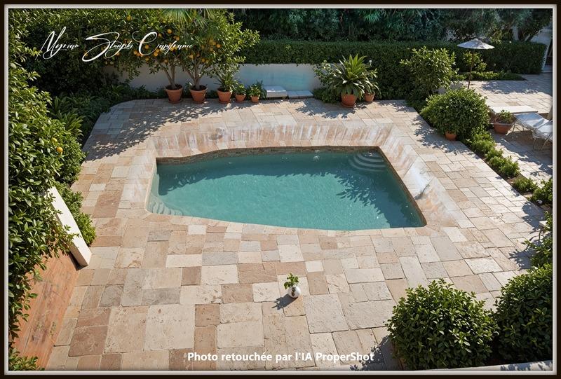 Maison - 218 m² - 8 pièces