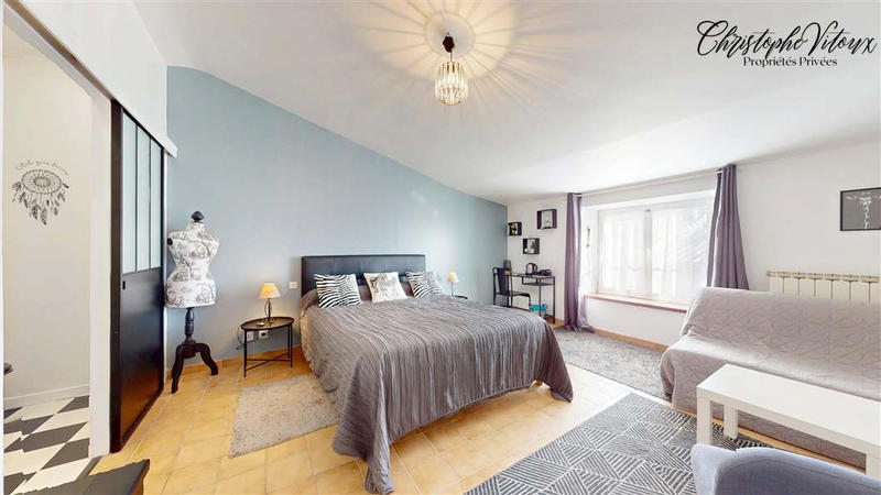 Maison - 288 m² - 8 pièces