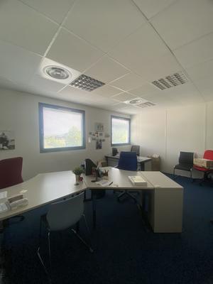 Bureau - 80 m² - 3 pièces