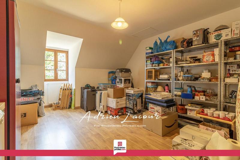 Maison - 242 m² - 10 pièces