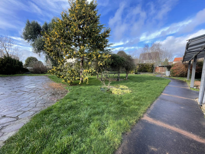 Maison - 226 m² - 9 pièces