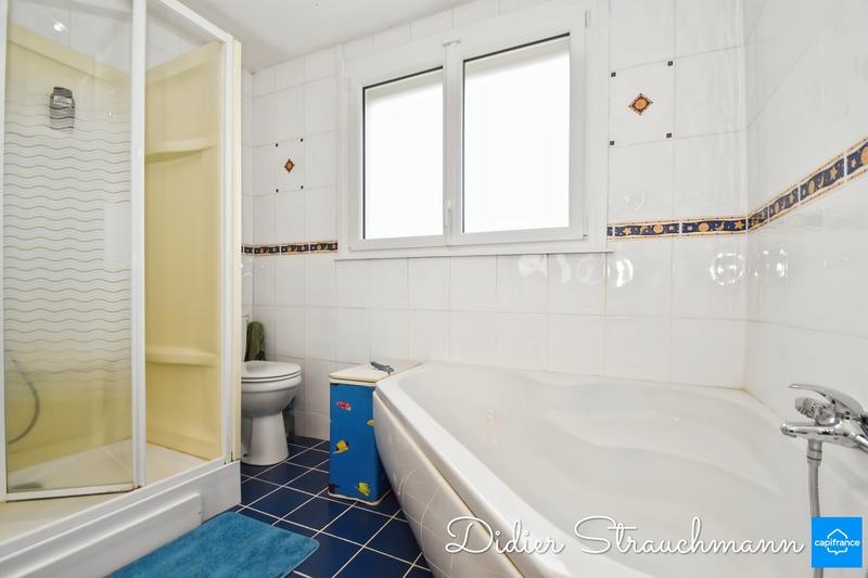 Maison - 161 m² - 8 pièces