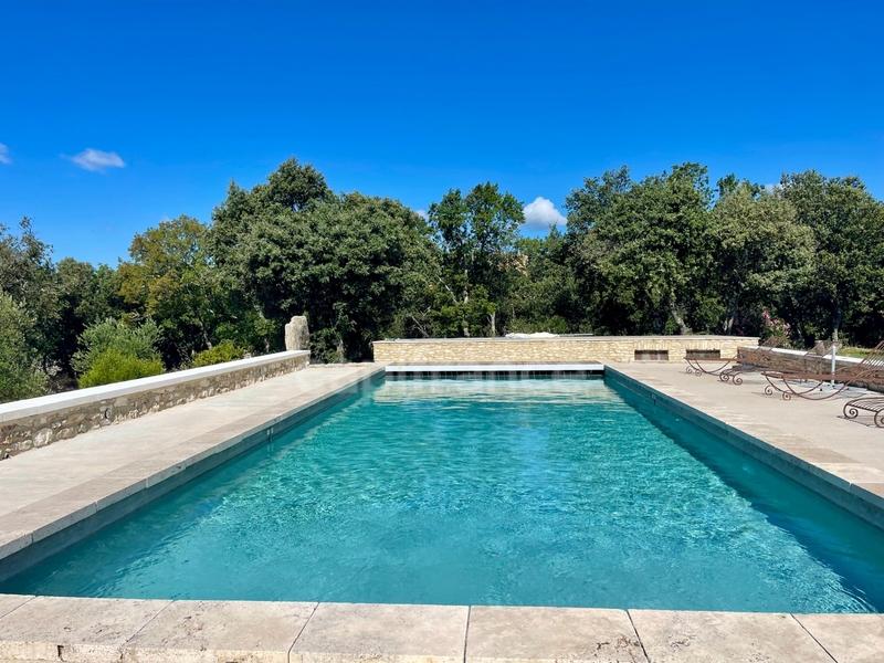 Maison en pierre - 220 m² - 7 pièces