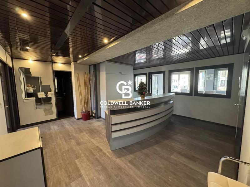 Bureau - 103 m² - 6 pièces