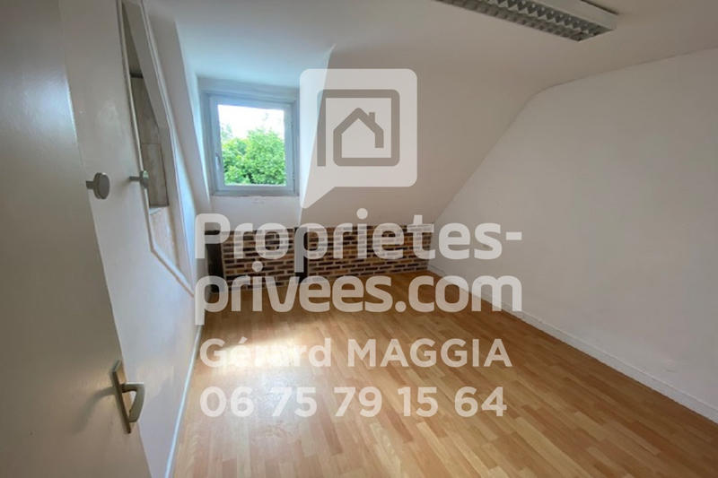 Maison - 220 m² - 11 pièces