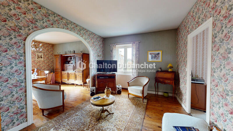 Maison - 213 m² - 9 pièces