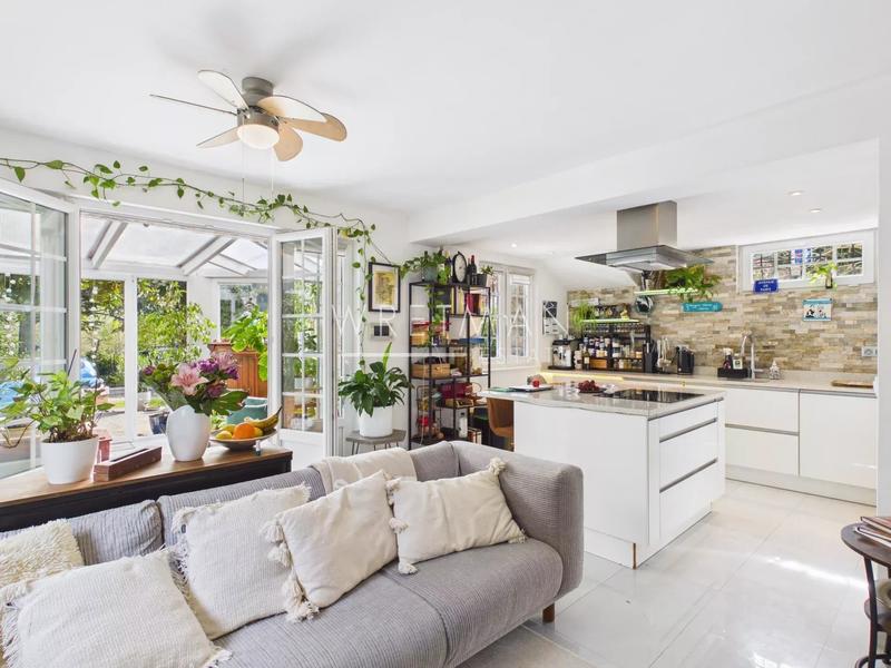 Maison - 121 m² - 5 pièces