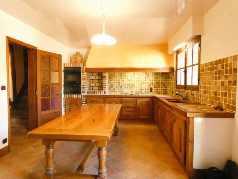 Maison traditionnelle - 197 m² - 8 pièces