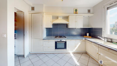 Appartement - 88 m² - 4 pièces