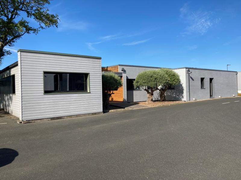 Local d'activité / Entrepôt - 900 m²