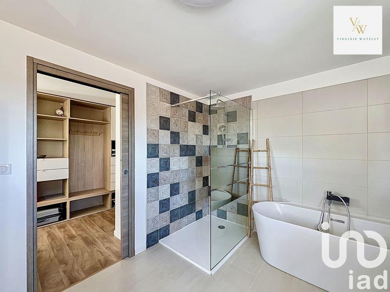 Maison - 222 m² - 7 pièces