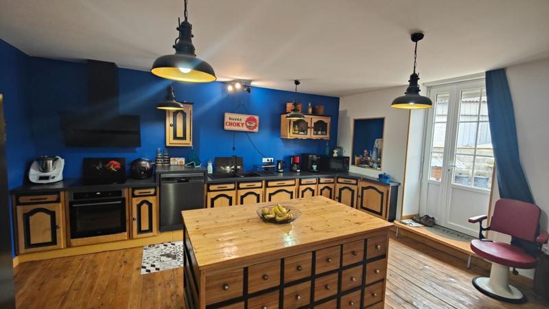 Maison - 361 m² - 8 pièces