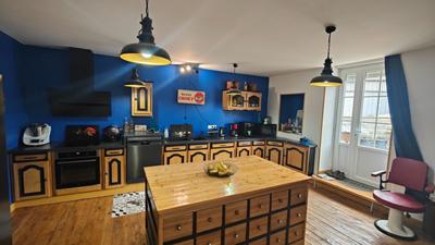 Maison - 361 m² - 8 pièces