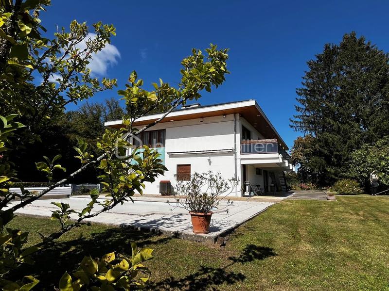 Maison d'architecte - 300 m² - 8 pièces