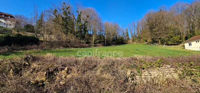 Terrain constructible - 2 000 m²