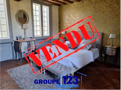 Maison - 211 m² - 8 pièces