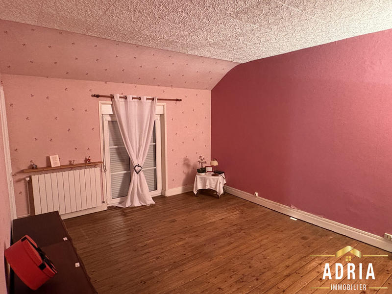 Maison - 93 m² - 4 pièces