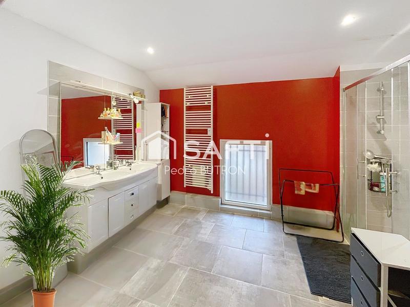 Maison - 180 m² - 5 pièces