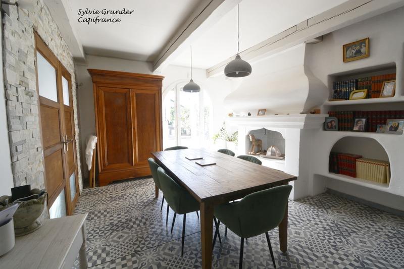 Maison - 194 m² - 8 pièces