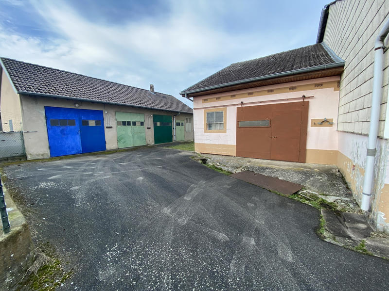 Maison - 290 m² - 9 pièces