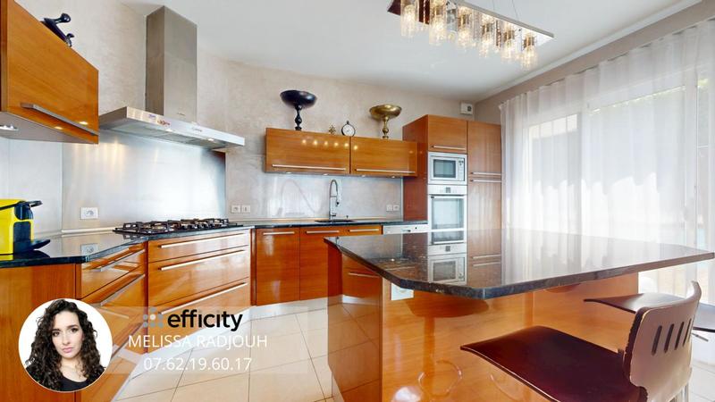 Maison - 167 m² - 6 pièces