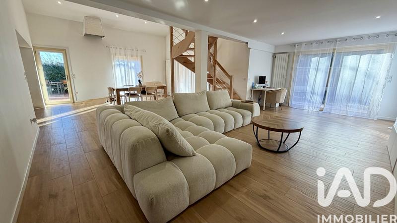 Maison - 200 m² - 6 pièces