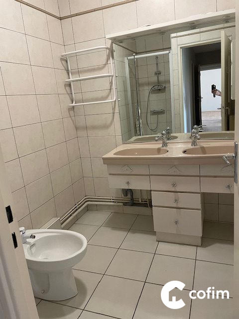 Appartement - 82 m² - 3 pièces