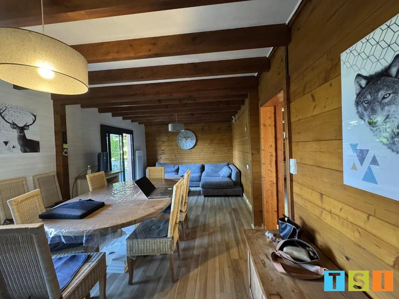 Maison - 187 m² - 11 pièces