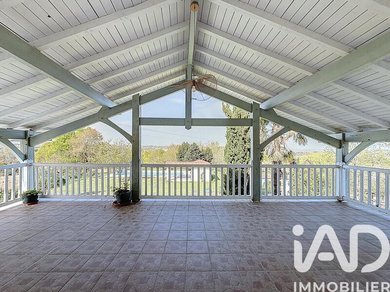 Maison - 389 m² - 7 pièces