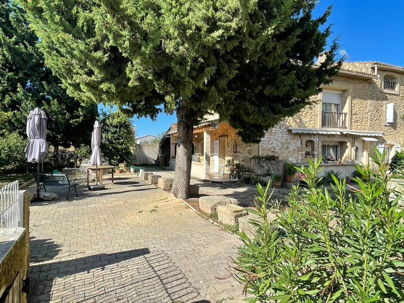 Maison - 218 m² - 8 pièces