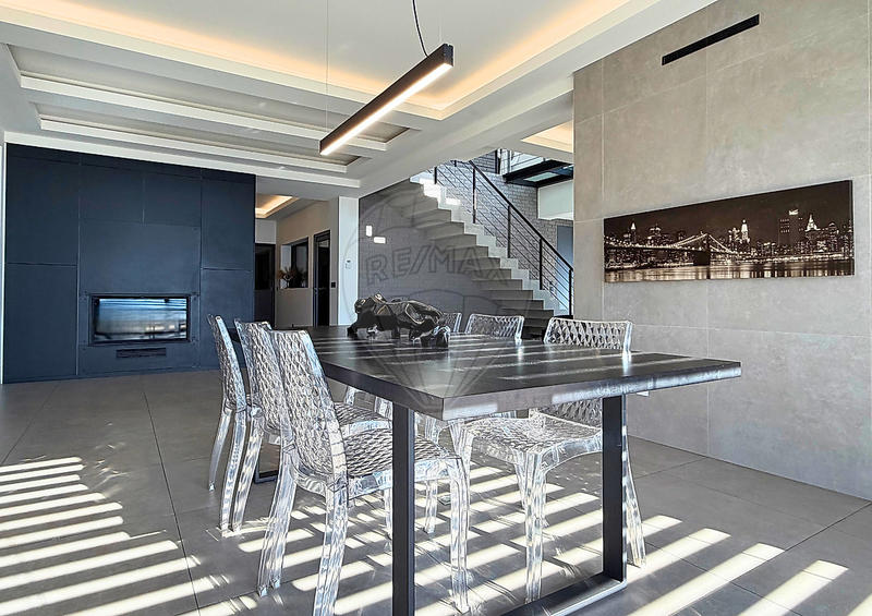 Villa - 232 m² - 6 pièces