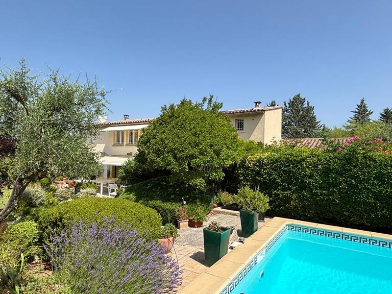 Maison - 166 m² - 7 pièces