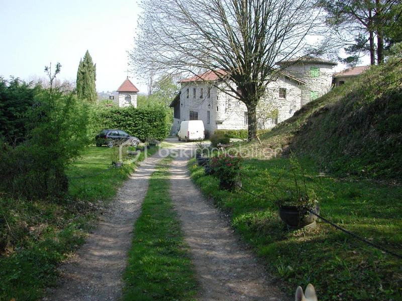 Corps de ferme - 600 m² - 13 pièces