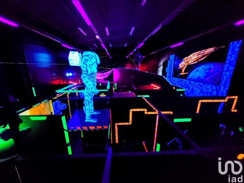 Local commercial - 1 200 m²