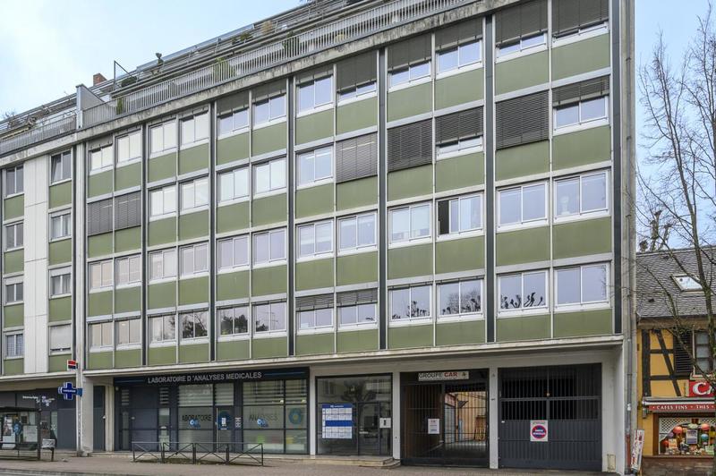 Local commercial - 265 m² - 12 pièces