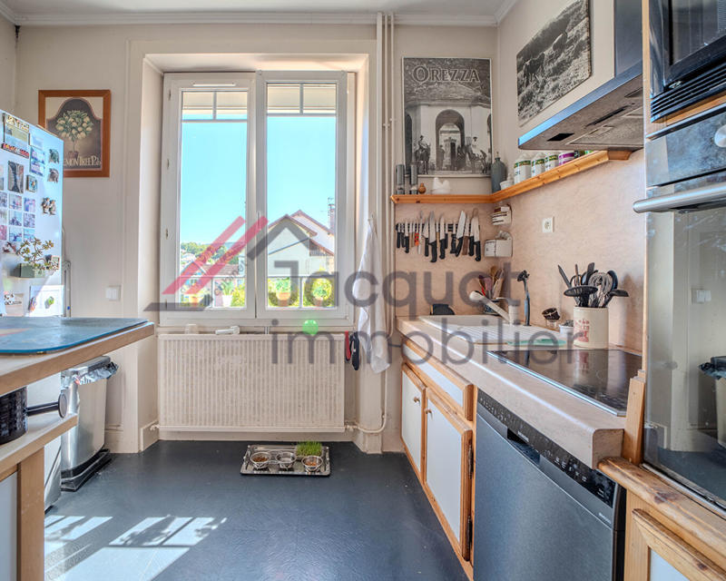 Maison - 211 m² - 10 pièces