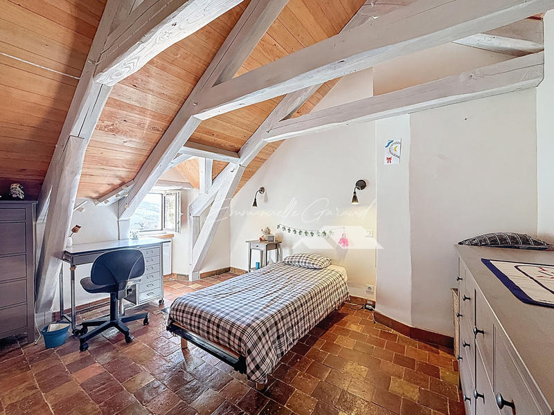 Maison - 197 m² - 7 pièces