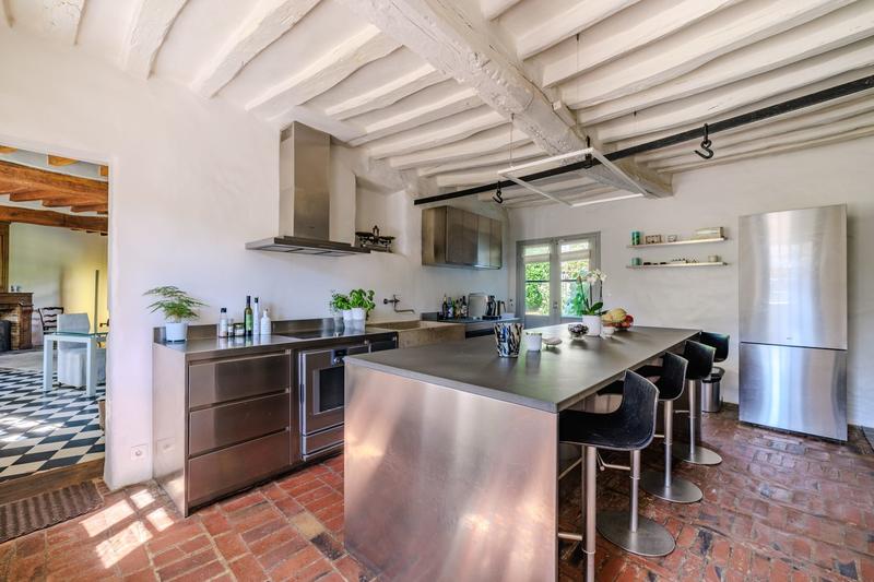 Maison - 453 m² - 7 pièces