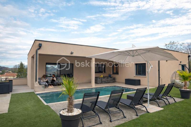 Maison - 243 m² - 7 pièces