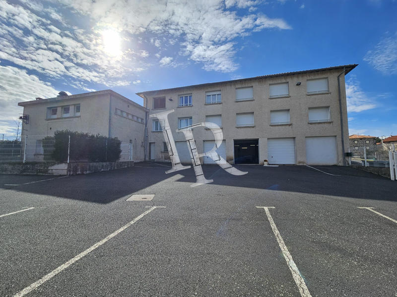 Local commercial - 1 200 m²